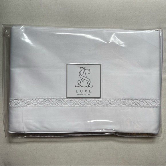 NEW LUXE Reticolo Flat Sheet by Annie Selke (White), Queen Size, 500TC - Picture 2 of 5